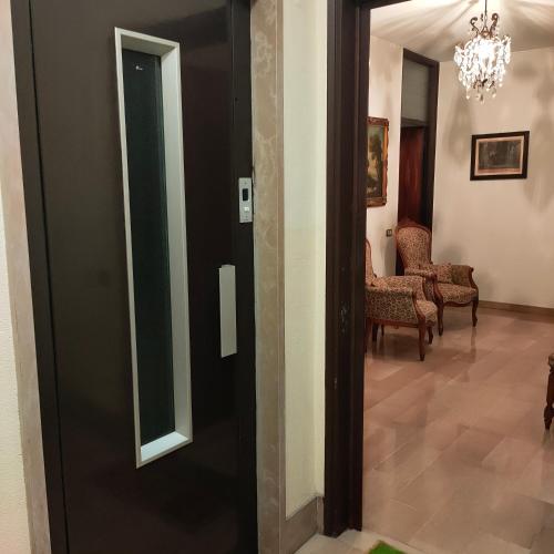  Antonelli Guest House, Ferienwohnung in Novara