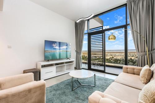 Luxury 1BR Hills Green View Mall & Downtown Dining Shopping, Dubai (Foto 2)
