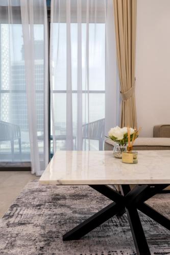 Waves - Impressive 1BR Apartment Close to Burj Khalifa, Dubái (foto 9)