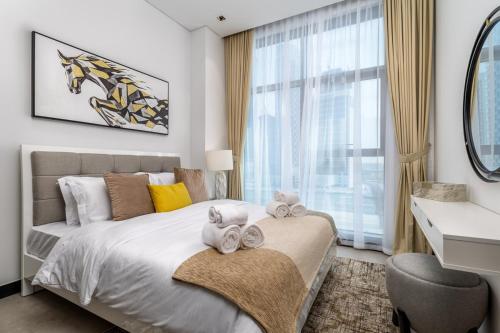 Waves - Impressive 1BR Apartment Close to Burj Khalifa, Dubái (foto 2)