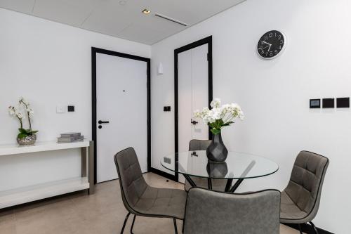 Waves - Impressive 1BR Apartment Close to Burj Khalifa, Dubái (foto 7)