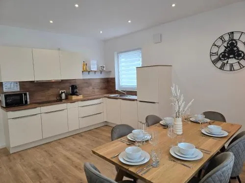 Großes Apartment mit Küche, Dusche, Badewanne, Balkon, Parkplatz vor dem Haus, schnelles Internet, ADA5 in Kulmbach, Deutschland
