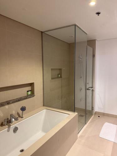 3403!Dubai SkyLine View! Royal Montania Homes, Dubai (photo 8)