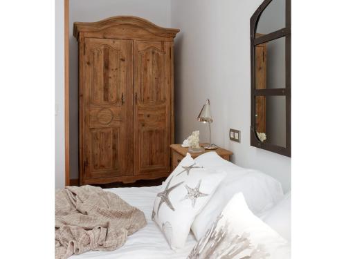 Two-Bedroom Apartment image 6