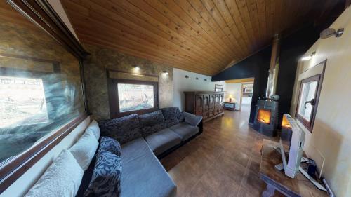 Shared lounge/TV area, Senda de las Higueras in Urueña