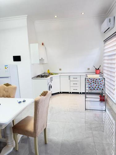 Vandam white charlet in Vandam