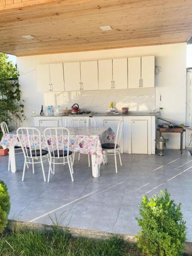 Vandam white charlet in Vandam