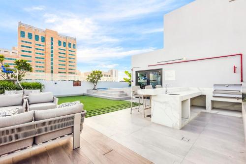 Stylish Studio Near Miracle Garden - Luxury Amenities & Style, Dubai (photo 6)