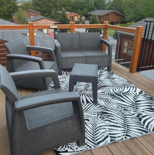 Lakeside Lodge Retreat, with Roof Deck - Golf & Spa, Gleneagles in Dunning
