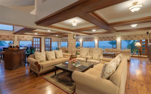 Bar/lounge, Koti Resort Shimla, a member of Radisson Individuals Retreats in Mashobra