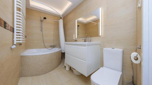 One-Bedroom Apartment image 3