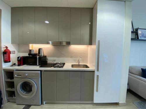 Stylish Studio Apartment in Azizi Riviera, Dubaj (fotografie 7)