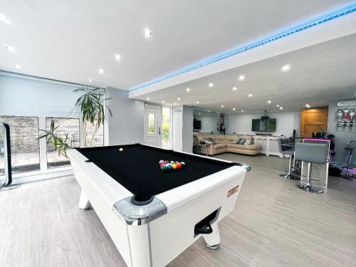 2 Bedroom Garden Flat – khách sạn tại Bắc Glasgow