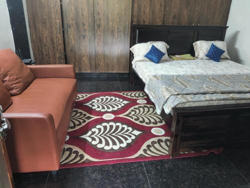 Siva rama garden resort, AC 3 bed rooms, swimming pool ,Box cricket, Born fair, BBQ,kichan with all  – khách sạn tại Bheemili