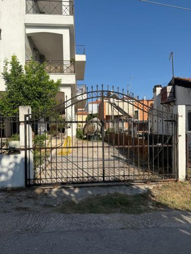 Tsoumaris House in Rovies
