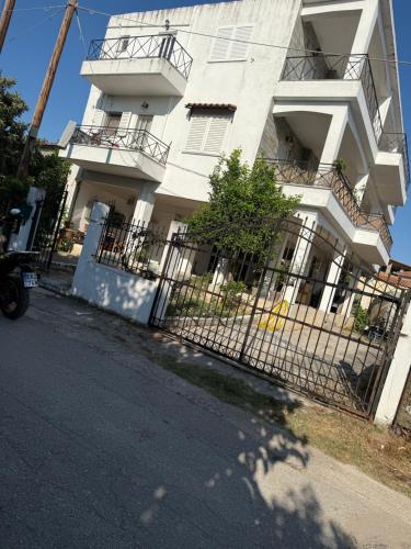 Tsoumaris House in Rovies