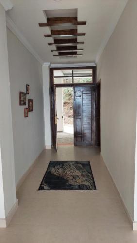 HK Heights - Sunset Valley Retreat in นาเทียคาลี