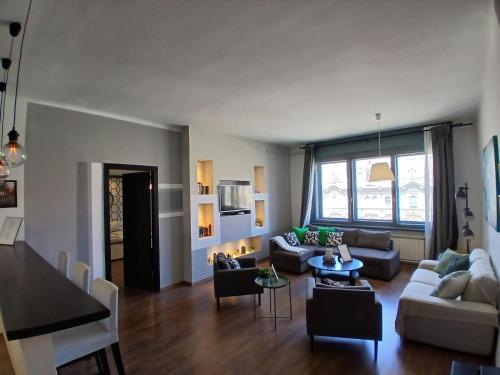 27 Shades of Green (4 bedroom 3 Bath Sunny Central), Budapest (photo 5)