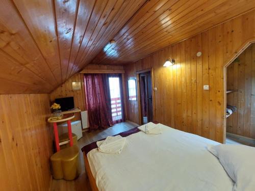 1 queen bed