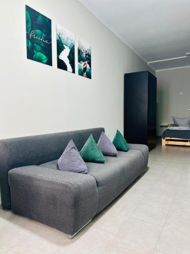 Neuwertiges Apartment mit schnellem WLAN, Netflix, Glasfaser, Kostenlose Privatparkplatz auch fur Tr in Freiberg am Neckar