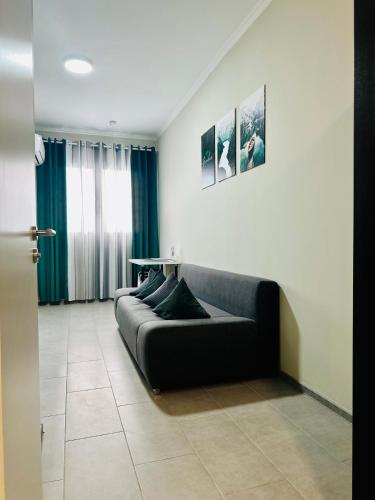 Neuwertiges Apartment mit schnellem WLAN, Netflix, Glasfaser, Kostenlose Privatparkplatz auch fur Tr in Freiberg am Neckar