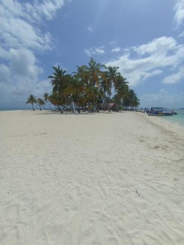 Room on Barco Hundido Island in 埃波班尼