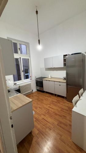 City centre apartment-3 bedroom Vječna vatra - image 2