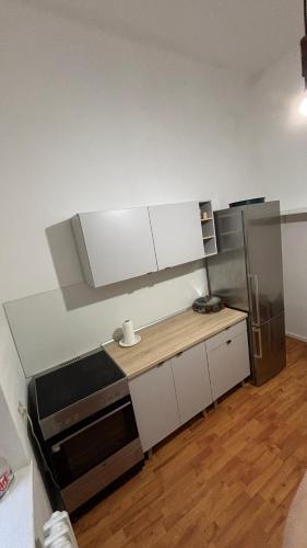 One-Bedroom Apartment image 8