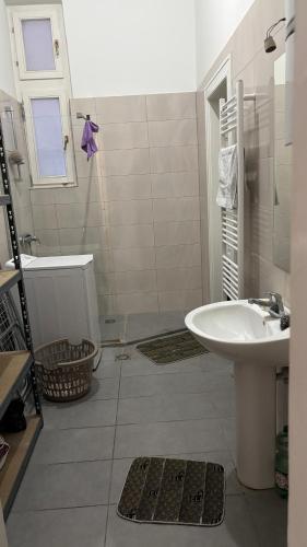 One-Bedroom Apartment image 7