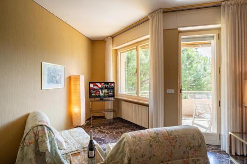 GuestHost - Sanremo Balcony Apartment with Parking, Sanremo (foto 6)