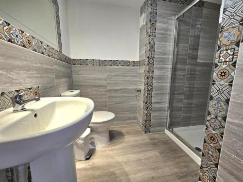 Badkamer, The Albert Hotel in Gloucester