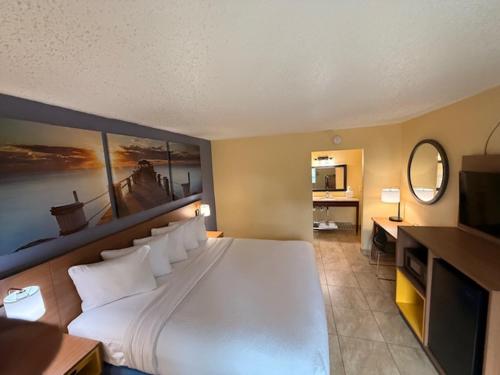 Days Inn by Wyndham St. Petersburg / Tampa Bay Area in Saint Petersburg