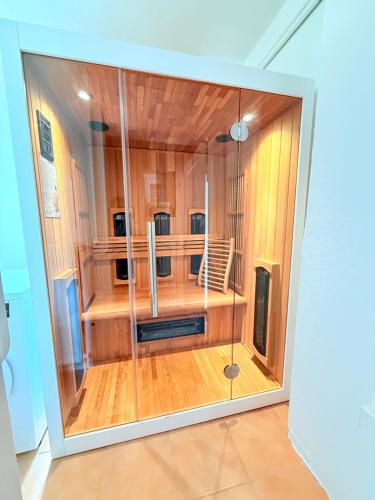 Garden Lakehouse Sauna Kamin Grill Billard Darts Modernes Ferienhaus in Seenahe mit Garten und Spiel in Klein Ronnau