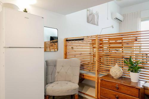 Kitchen, GW212 Gugel Waves Amazing Seaview Pool Apartments in Nahariya