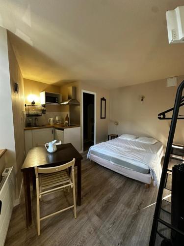 Studio 5 Aux volets bleus in Aulus-les-Bains