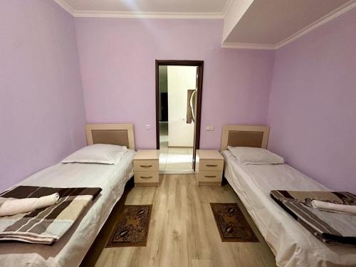 Nunu's Guesthouse in 茨卡爾圖博