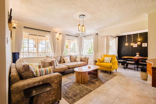Nakuru Stay 3 Bed 2 En-suite with Sleek Dining – khách sạn tại Mogotio/Chemogoch