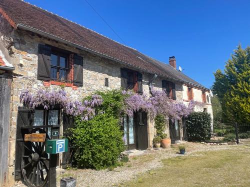 Les Gites de Montinazeau - free Wi-Fi and seasonal solar heated swimming pool gîte à louer Chéniers