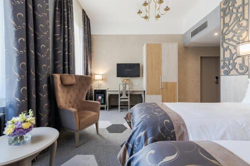 Eurostars Metropole - image 4