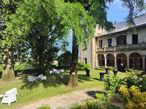 Château de Fortis (Chateau de Fortis) in Serrieres-en-Chautagne