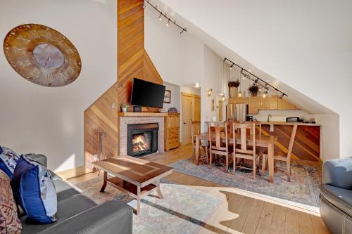 Ski Country Penthouse 4 by Ski Country Resorts
