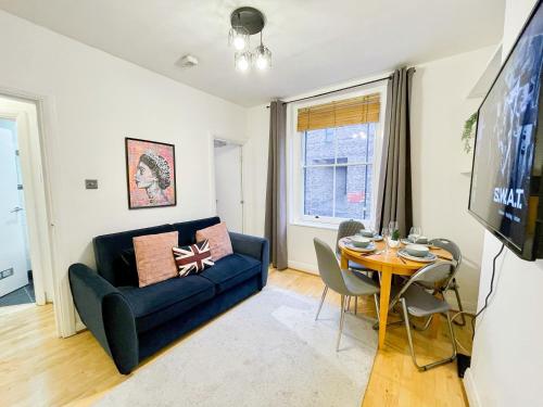 Cosy Hackney Apt with Washer, Dryer, Wi-Fi near Shoreditch, Hoxton & Old St by Staylio London, Londyn