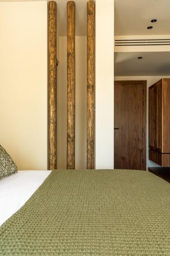 Standard Double or Twin Room with Balcony image 2