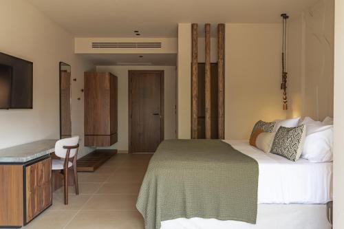 Superior Double or Twin Room with Mountain View image 3