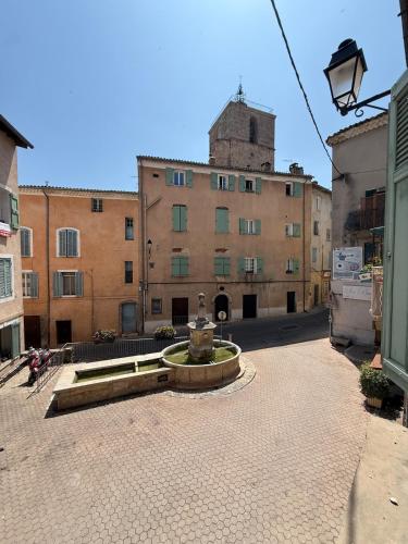 Duplex avec vue fontaine et clocher Centre Barjols in Barjols