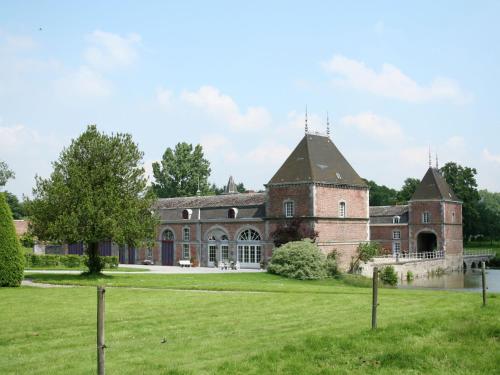 Holiday home for 10 people set in castle grounds gîte à louer Cochamp