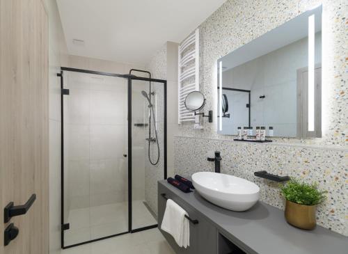 Superior Double Room image 3