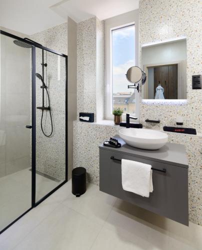 Superior Double Room image 4