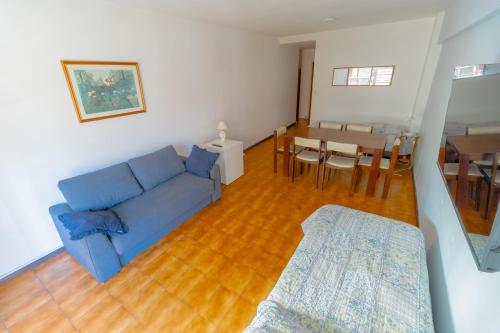 Check and Home - La Rioja - 6 Huéspedes Amplio con Balcón al frente