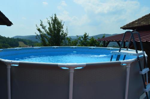Peldbaseins, Kuća Luna (Kuca Luna) in Gornji Milanovac